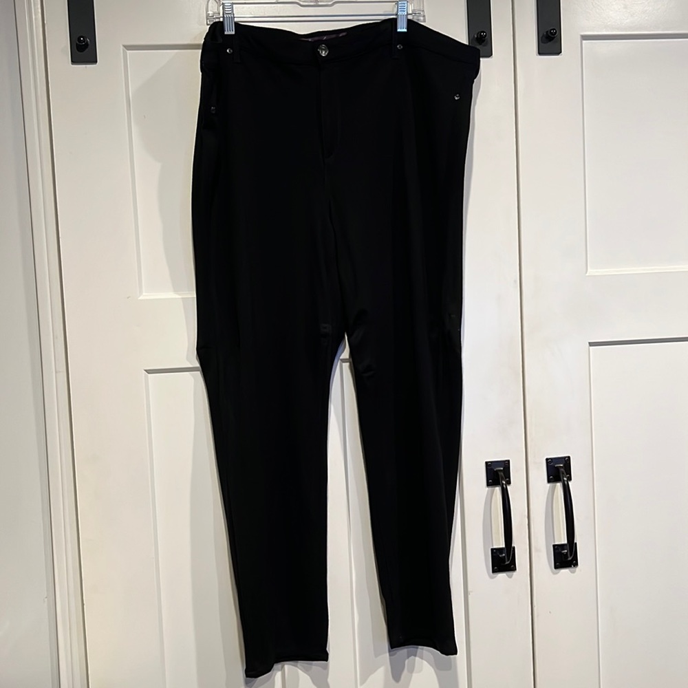 Gloria Vanderbilt size 22W straight leg slacks with pockets on back